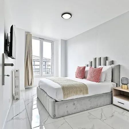 Spacieux Dans La Banlieue Parisienne Apartamento *